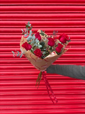 Luxury 6 red rose bouquet 